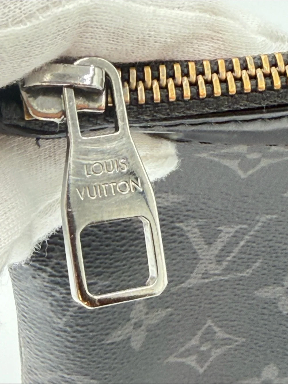 Louis Vuitton Monogram Eclipse Discovery Pochette GM w/Entrupy COA - Picture 5 of 14